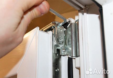 Замена,ремонт фурнитуры на пластиковых окнах