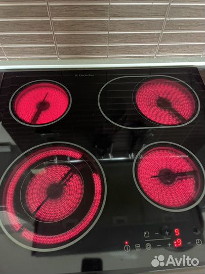 Варочная панель электрическая electrolux