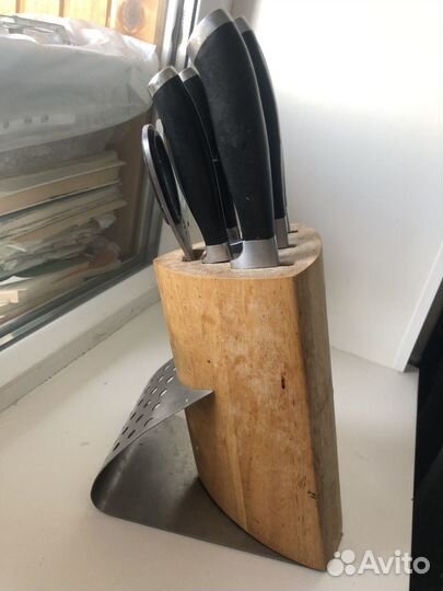 Набор кухонных ножей с подставкой