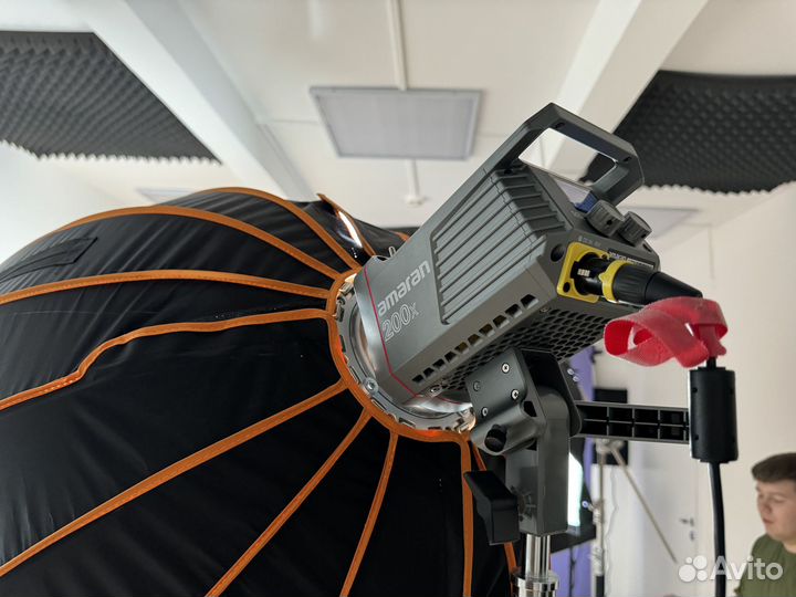 Светлая студия для подкастов и интервью, фоны