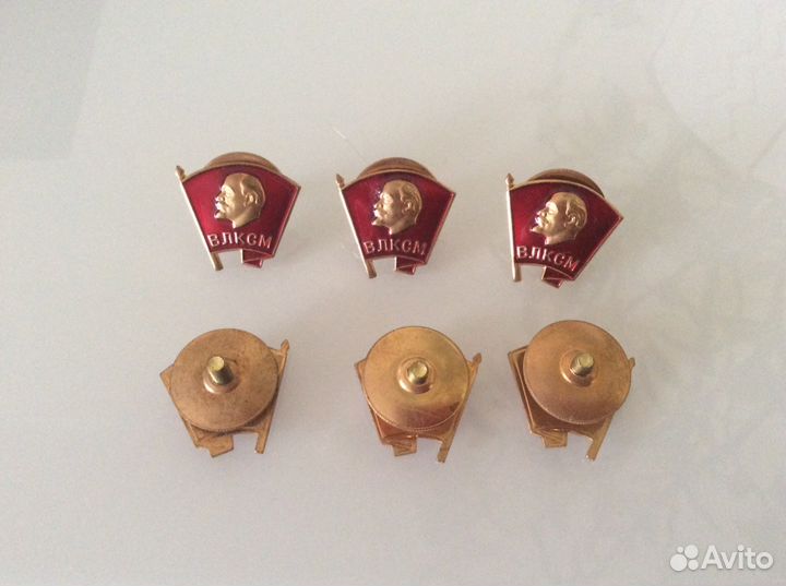 Значки комсомольские с вкручиваемым замком,комсомо