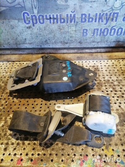 Ремень безопасности Toyota RAV4