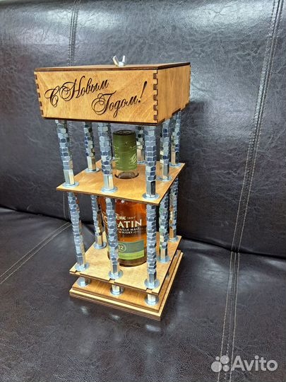 Коробка - клетка с гайками под бутылку