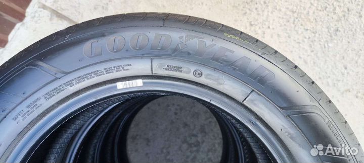 Goodyear EfficientGrip Performance 2 215/60 R17 96H