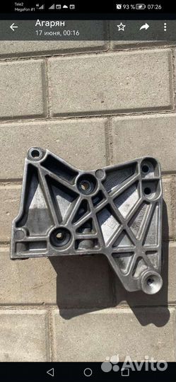 Кронштейн двс правый Рено Меган 2