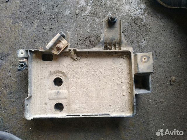 Площадка крепления аккумулятора Mitsubishi Colt 20