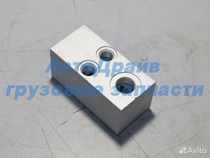 Клапан пневмосистемы распределительный Шмитц