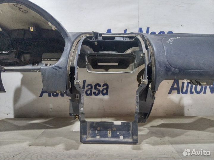 Торпедо Mitsubishi Carisma 1999