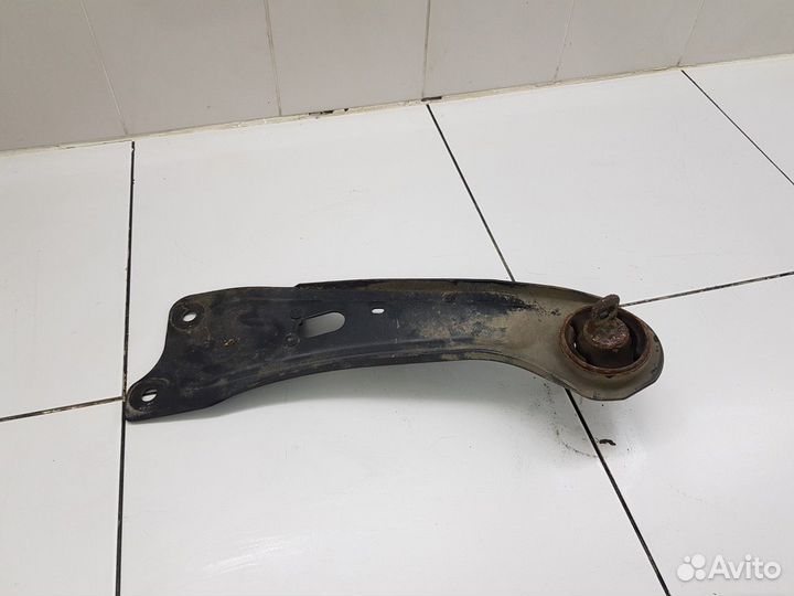 Рычаг продольный левый задней подвески
