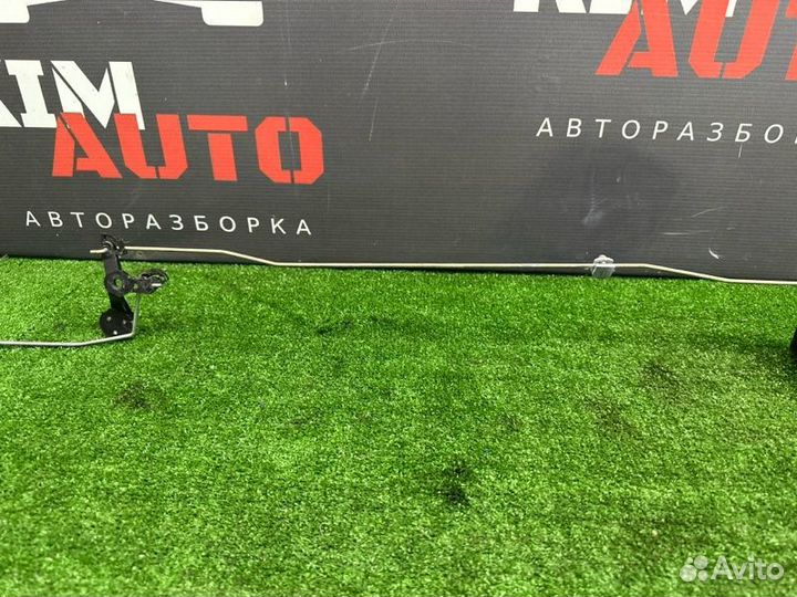 Замок двери задний левый Renault Logan K7M 2014