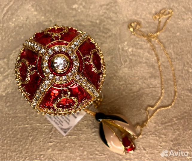 Яйцо пасхальное Фаберже с бутоном и подвеской