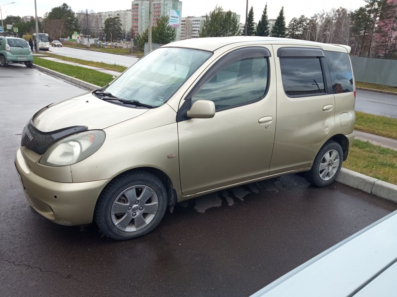 Toyota Funcargo: фото владельца