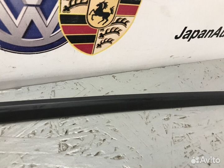 Молдинг крыши левый Audi Q3/RS Q3