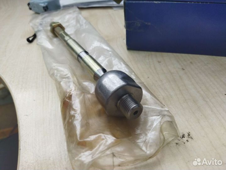 Тяга рулевая toyota avensis 97
