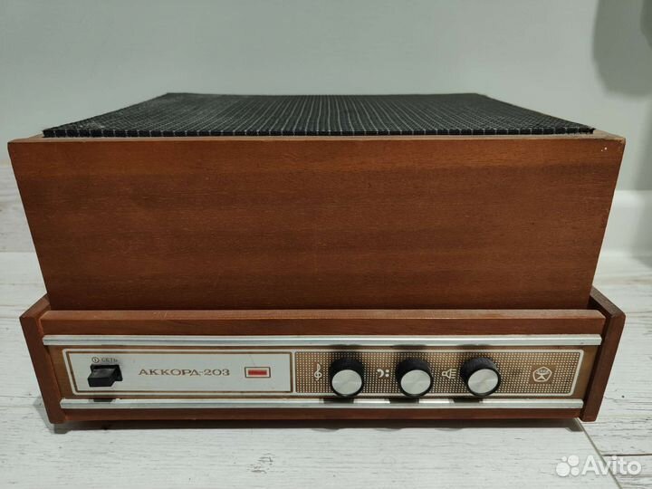 Электрофон Аккорд-203