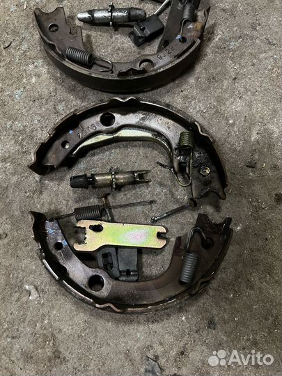 Механизм стояночного тормоза Toyota Celica ZZT231