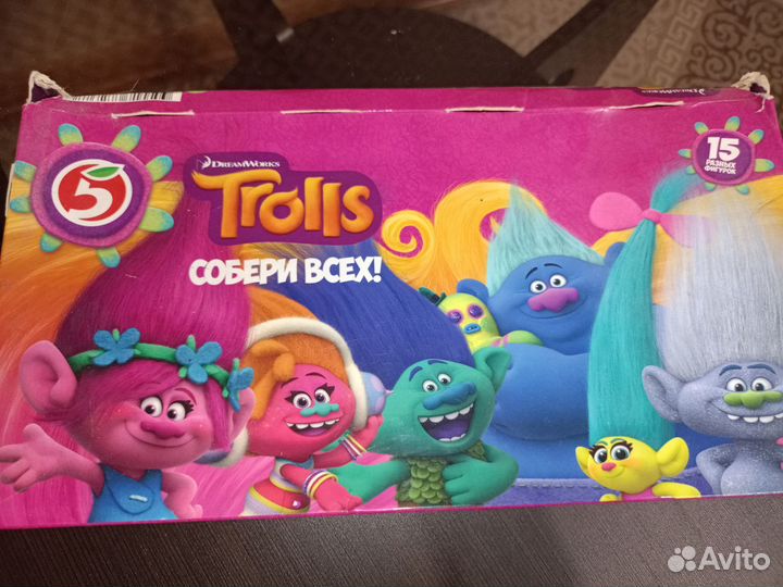 Коллекция ластиков и фигурок