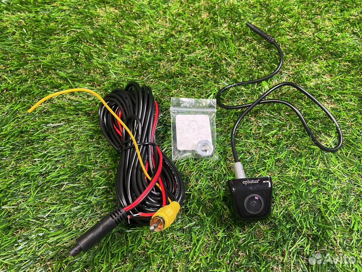 Врезная камера заднего вида