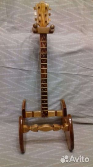 Стойка (держатель, подставка) под гитару