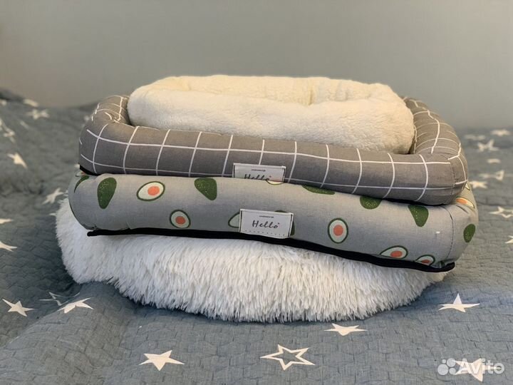 Лежанки и лотки для собак и кошек