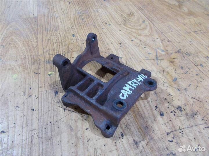 Кронштейн компрессора кондиционера Toyota Camry V