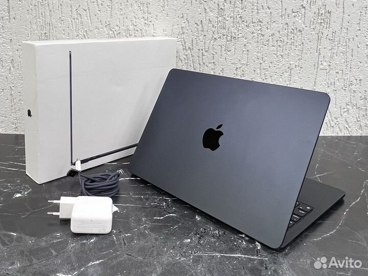Apple Macbook Air M2/идеал/9 циклов