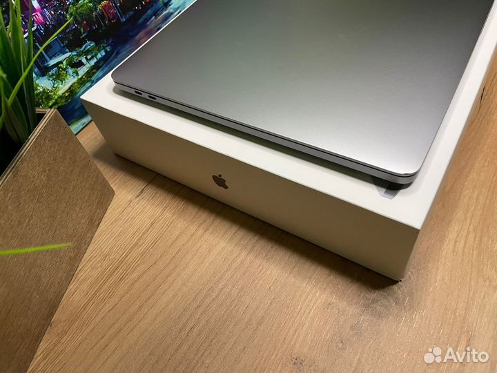 MacBook Pro 16 2019 i7/16gb/512 Ростест