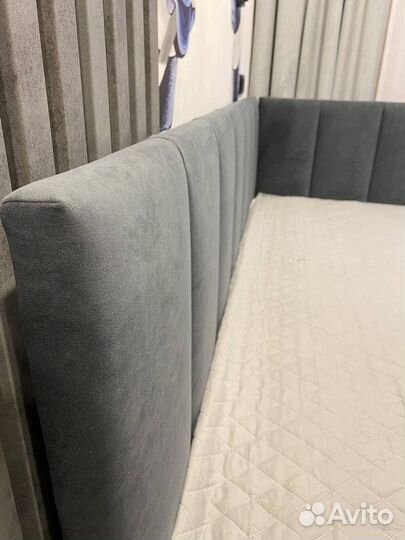 Кровать детская с подъемным механизмом