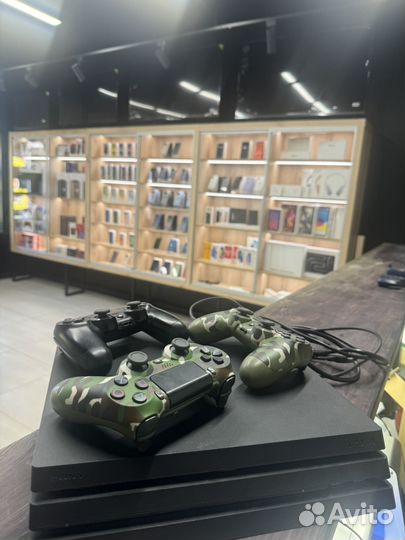 Sony PS4 pro 1tb + 3 джоя