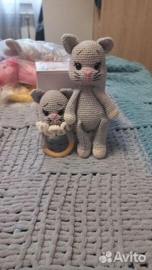 Погремушка и игрушка