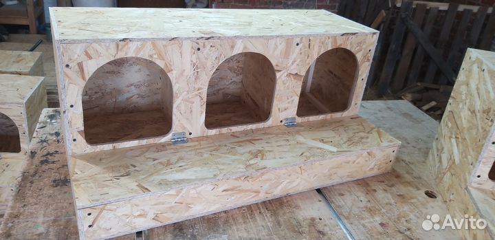 Гнездо для кур с яйцесборником