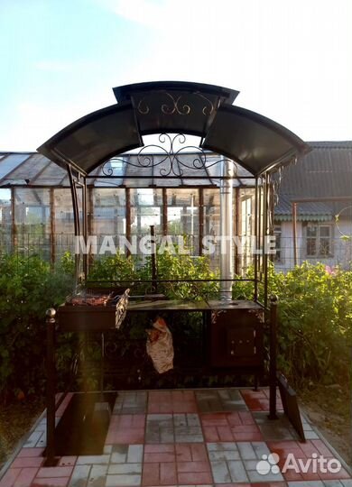 Мангал с крышей