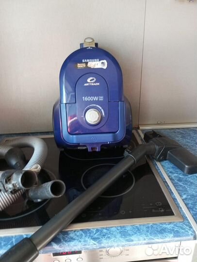 Вентиляторы напольный и настольный, пылесос