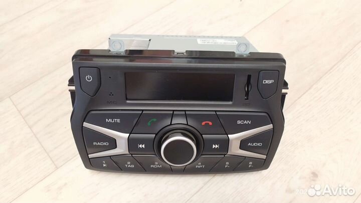 Магнитола штатная Лада Веста