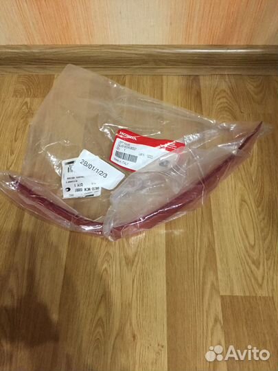 Левый отражатель кофра верхнего Хонда 45л