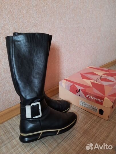 Сапожки девичьи