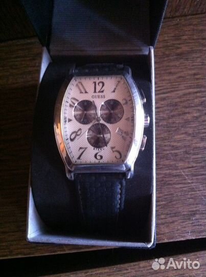 Продам часы Guess