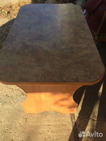 Кухонный стол