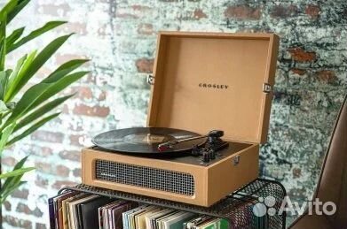 Виниловый проигрыватель Crosley Voyager, оранжевый