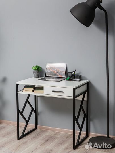 Стол письменный,Letta