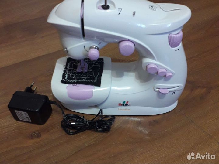 Швейная машина Deloni mini