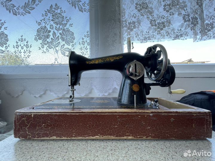 Швейная машина пмз им. Калинина