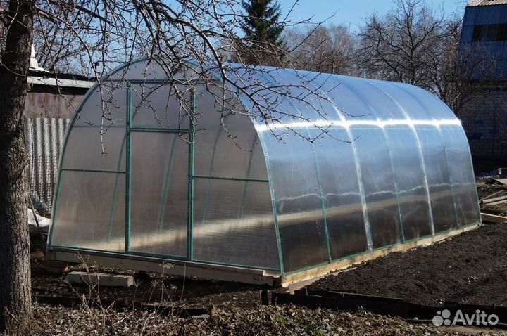 Арочная теплица под поликарбонат