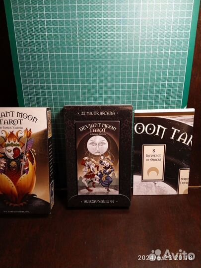 Deviant Moon Tarot подарочный комплект