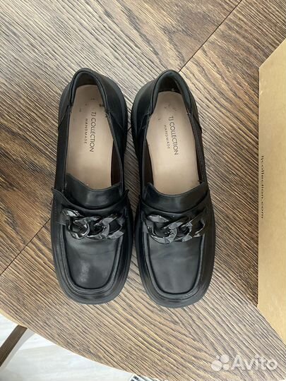 Лоферы женские