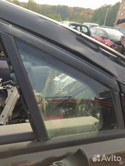 Правая передняя форточка пежо 3008