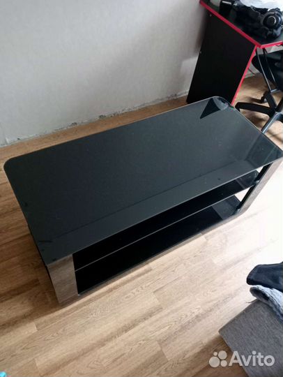 Стеклянная тумба под тв