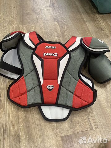 Нагрудники хоккейный, новые