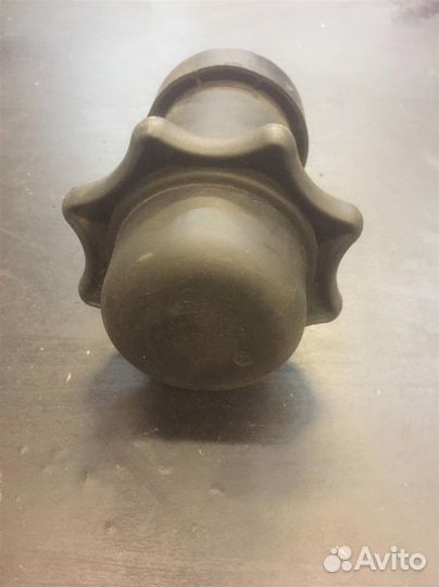 Винт крепления запасного колеса #: 471 Volkswagen