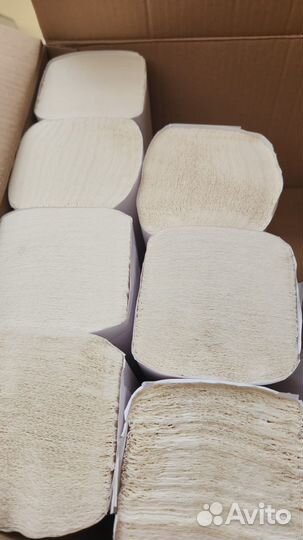 Бумажные полотенца листовые V-сложения с тиснением